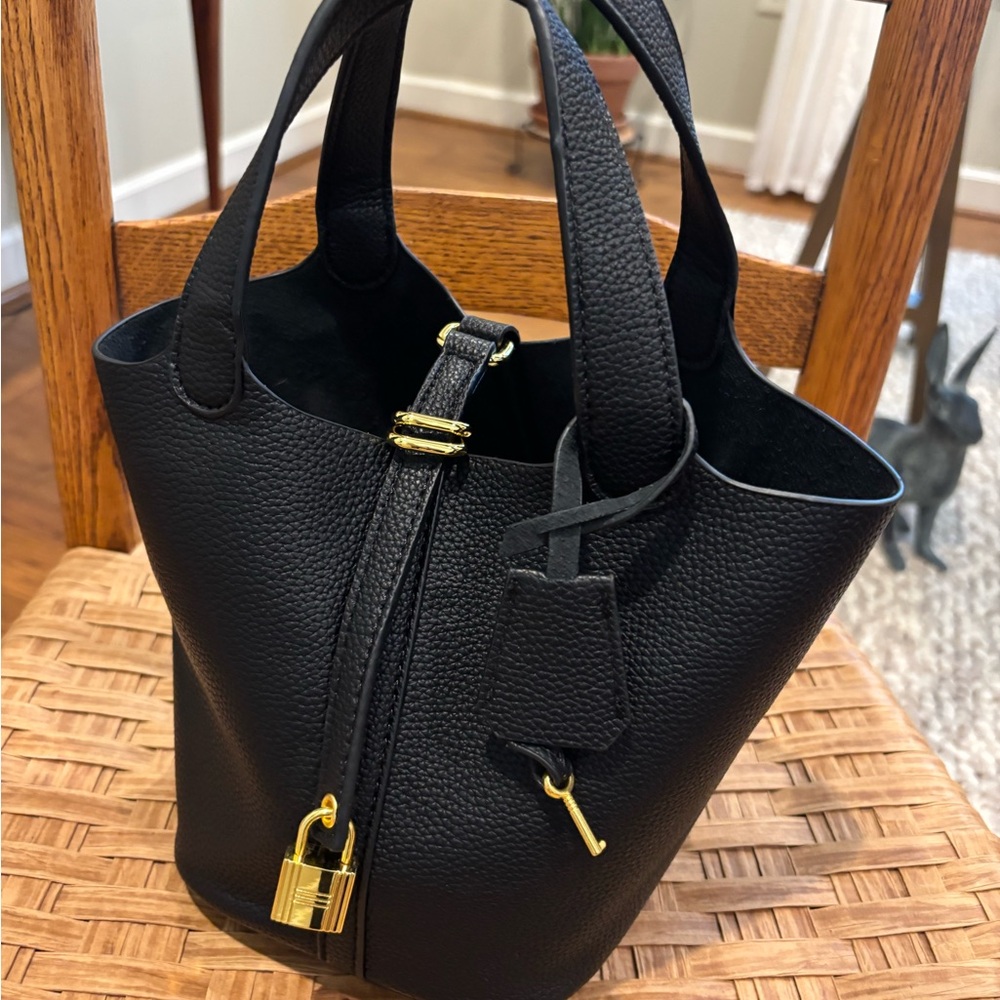 Elegant Black pebble Tote Bag